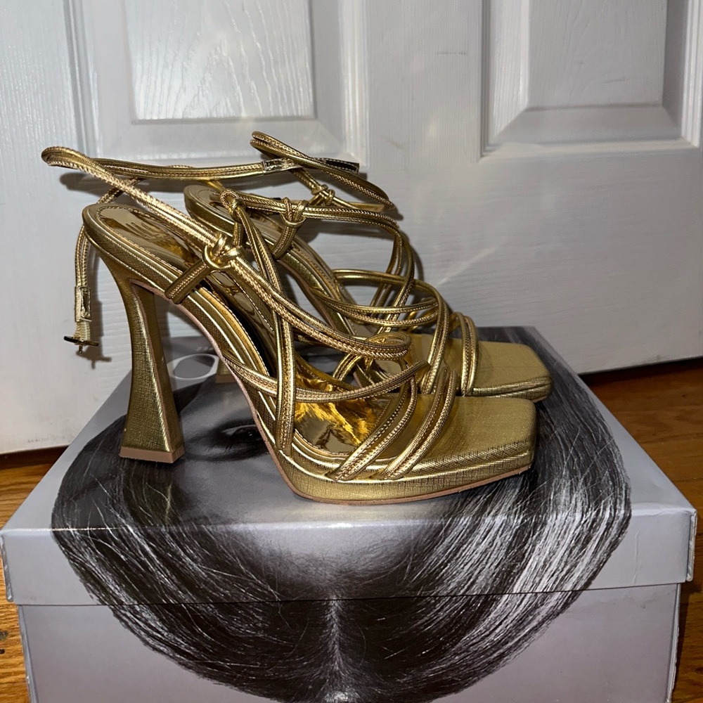 JLO Gold open toe heels size 9